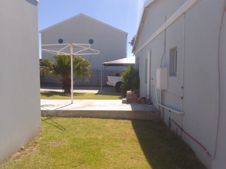 To Let 3 Bedroom Property for Rent in Kidds Beach Eastern Cape